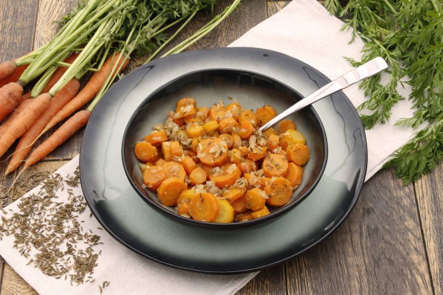 Pour tous les amateurs de carottes, découvrez notre surprenante recette de carottes au cumin et au vin blanc La Villageoise en cuisine. Bonne dégustation.