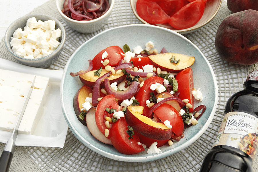 Salade de tomates et nectarines au vin rouge La Villageoise en cuisine